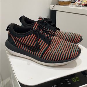 Nike Flyknit Roshe. Size 10 Men’s.